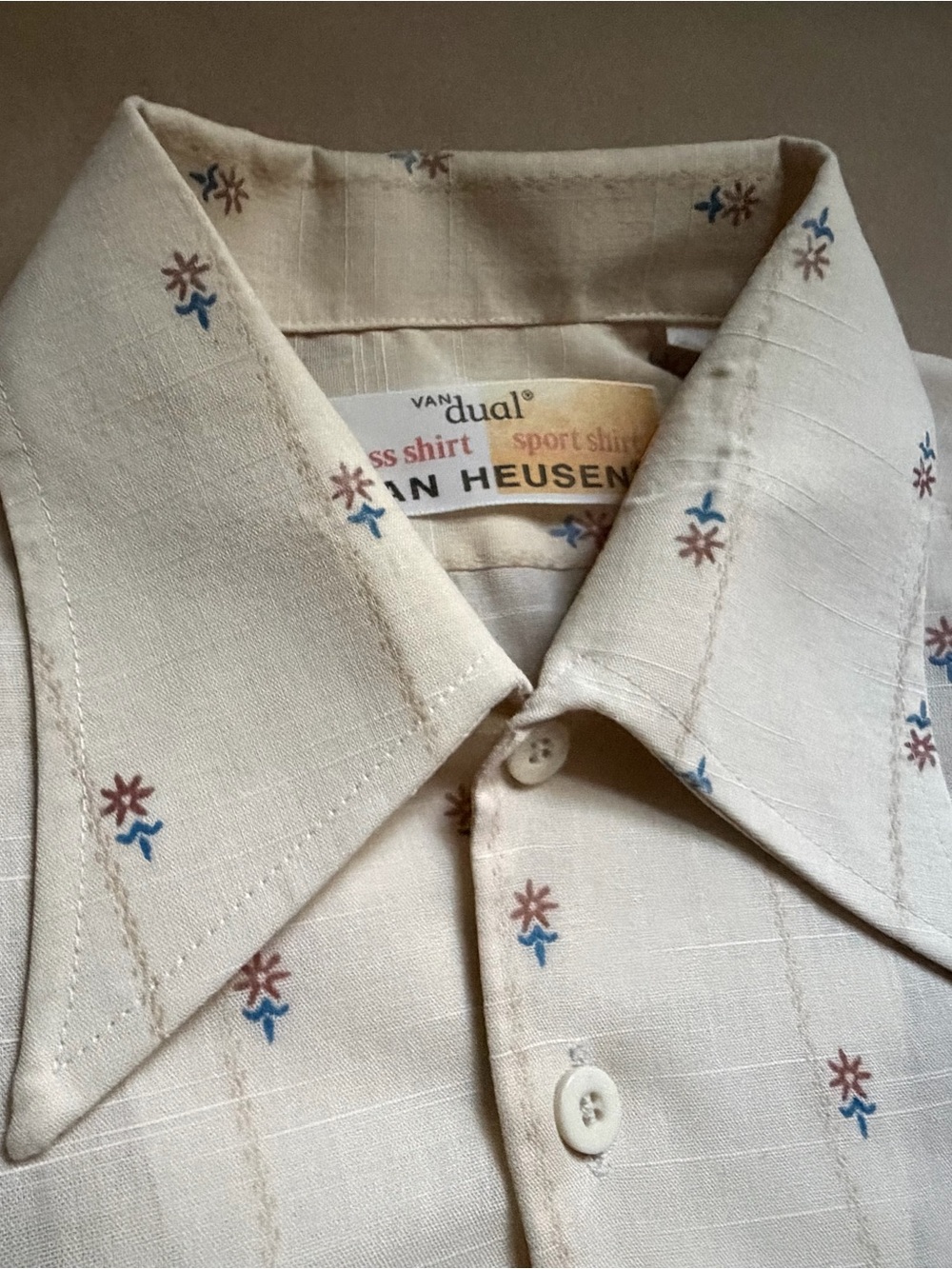 Vintage 1970s Van Heusen "Van Dual" Dress Sport Shirt Est. Sz M Dagger Collar